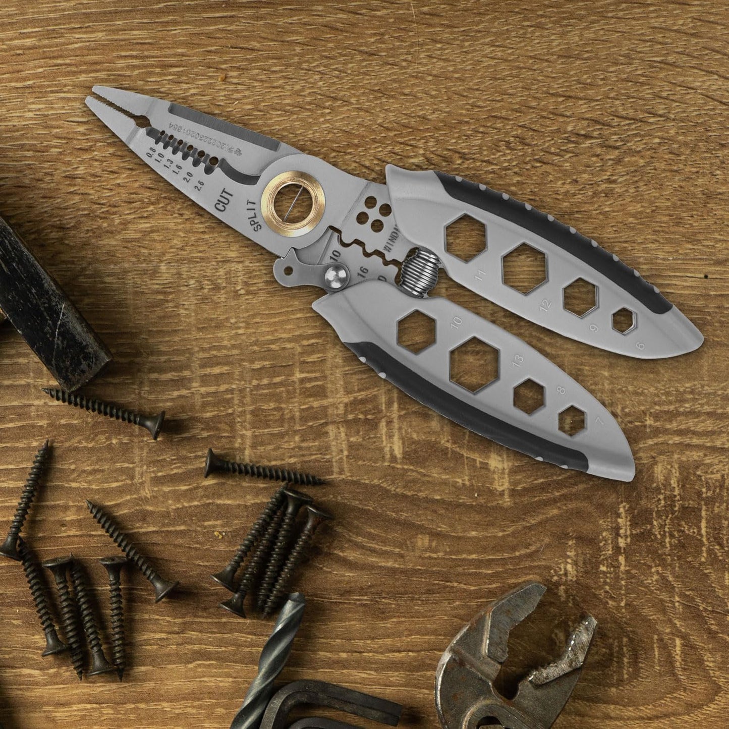 كماشة متعددة الوظائف لقطع وتجريد الأسلاك – أداة قوية للاستخدام اليومي